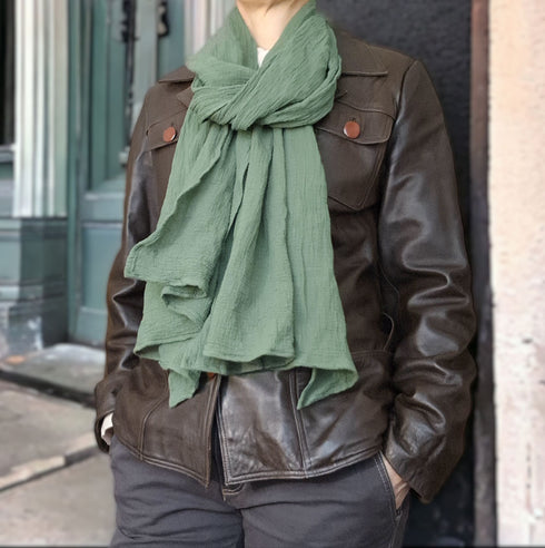 Scarf made of woven fabric, scarves made of natural fabrics