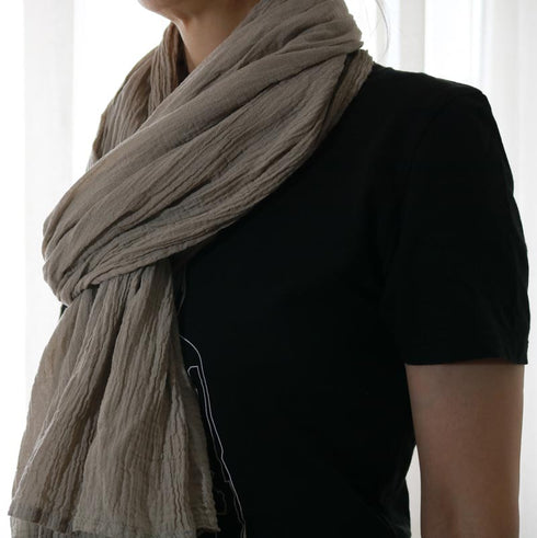 Esarfa din panza topita de bumbac, creponata si moale