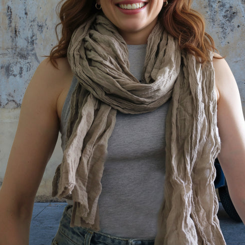 Scarf made of woven fabric, scarves made of natural fabrics