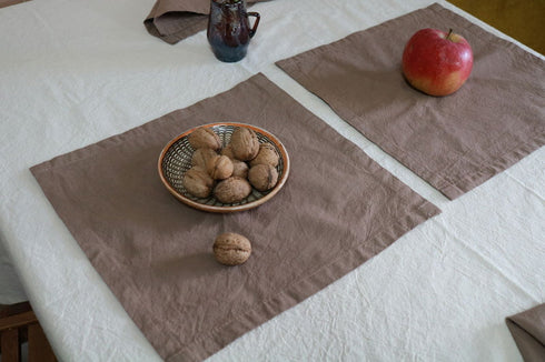 Fața de masa si servetele pentru decorarea mesei de sarbatoare