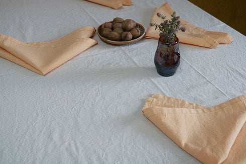 Fața de masa si servetele pentru decorarea mesei de sarbatoare